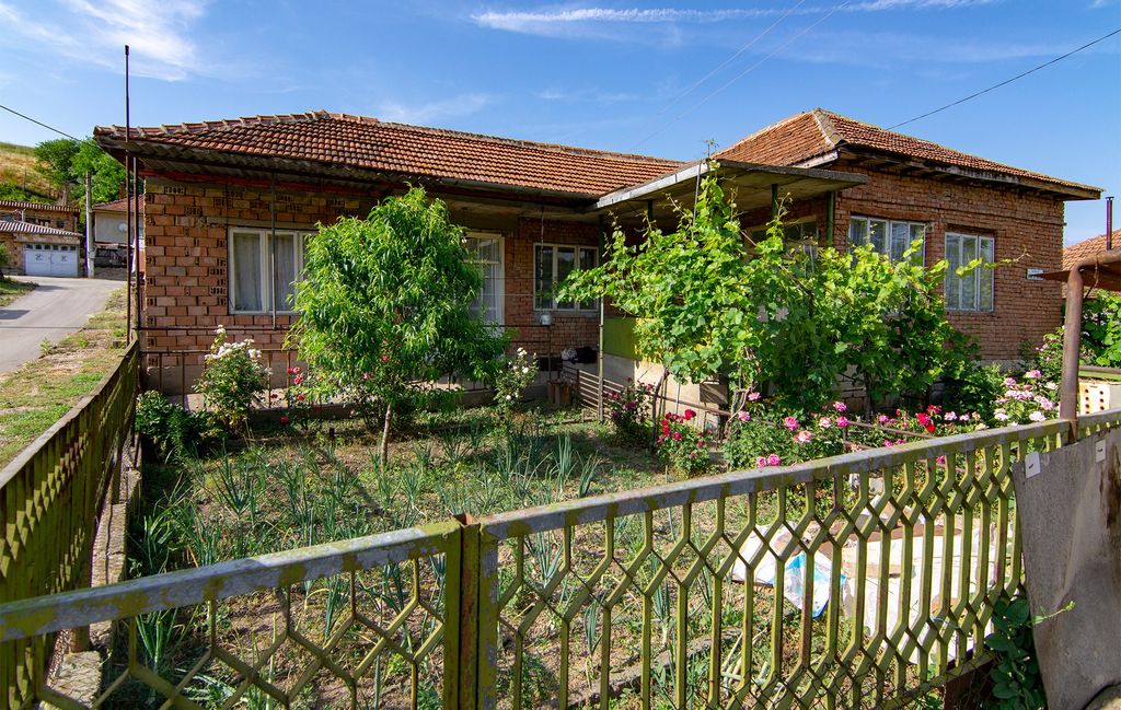 Property photo 1 of 5