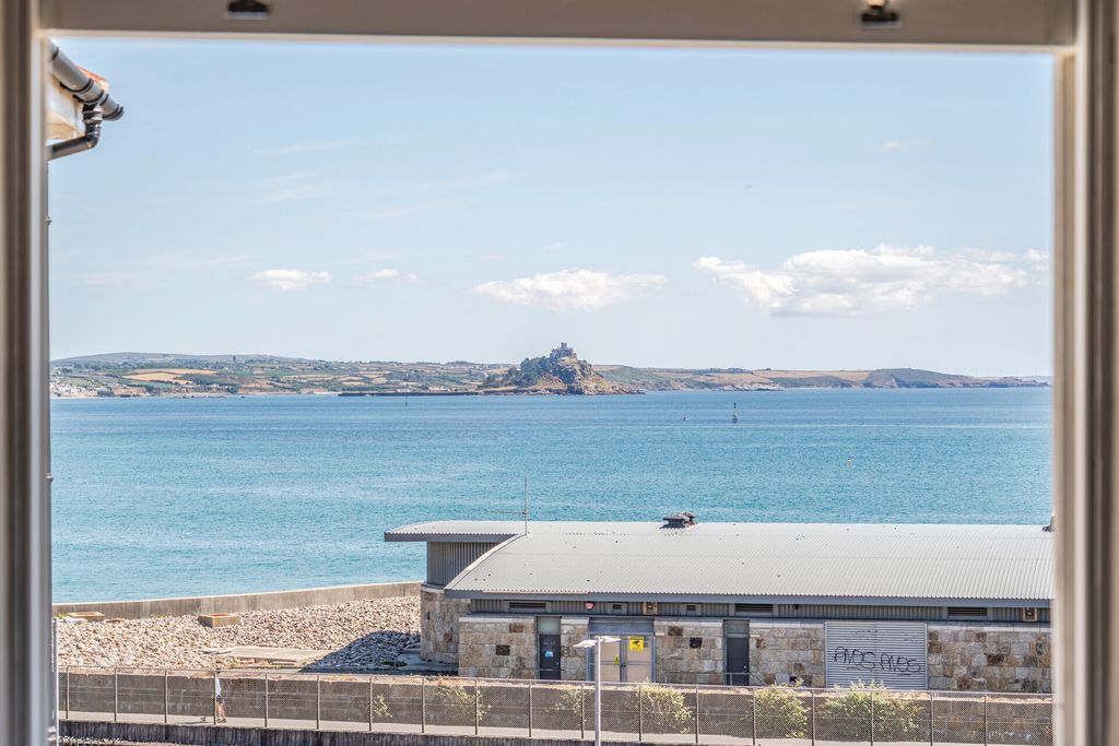 Property photo 3 of 21 6-6A79c15B6B964-1...