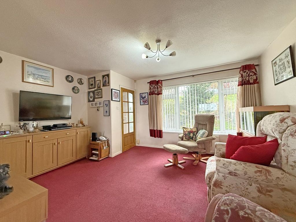 Property photo 2 of 18 Pattinson Drive 48 - Living Room.Jpg