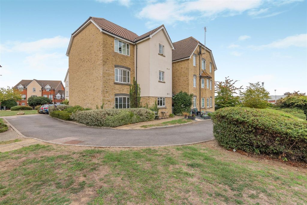 Property photo 1 of 11 8706218-Exterior03.Jpg