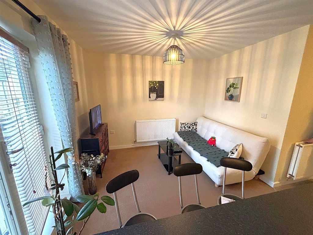 Property photo 3 of 12 A527Af2c-d3Ad-4c56-B6E4-7cc42288F174.Jpg