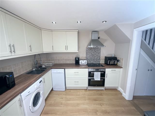 Property photo 3 of 21 Kitchen/Diner