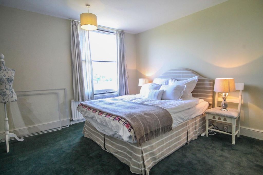 Additional image 7 of 4 bed town house to rentBrunswick Walk, Cambridge CB5