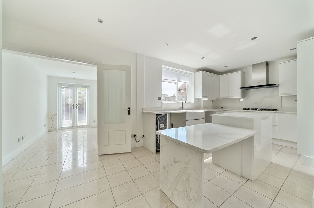 Property photo 2 of 21 1326337-4-687F768...