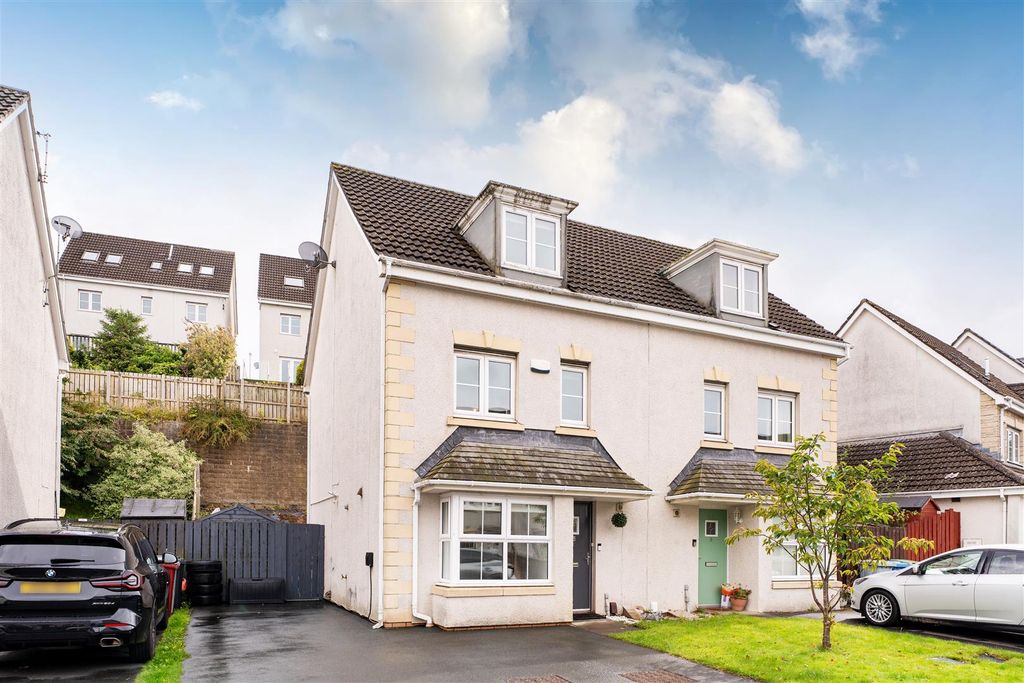 Property photo 1 of 33 Hawthorn-1.Jpg