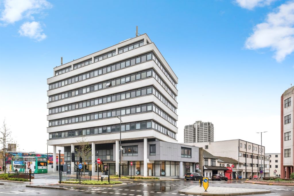 Property photo 1 of 9