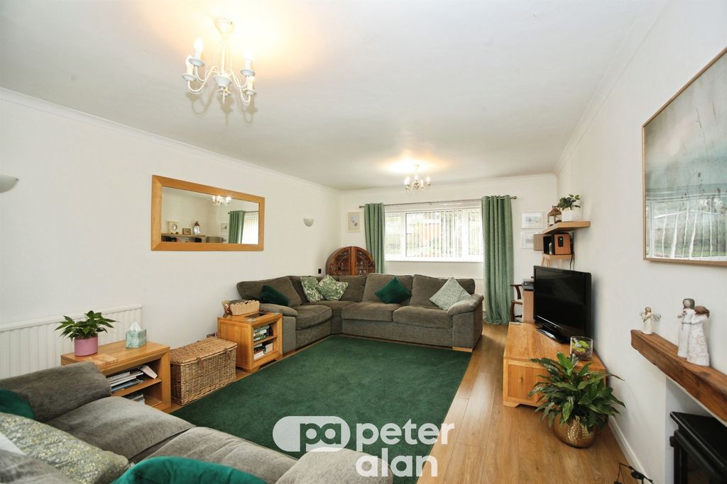 Property photo 3 of 26