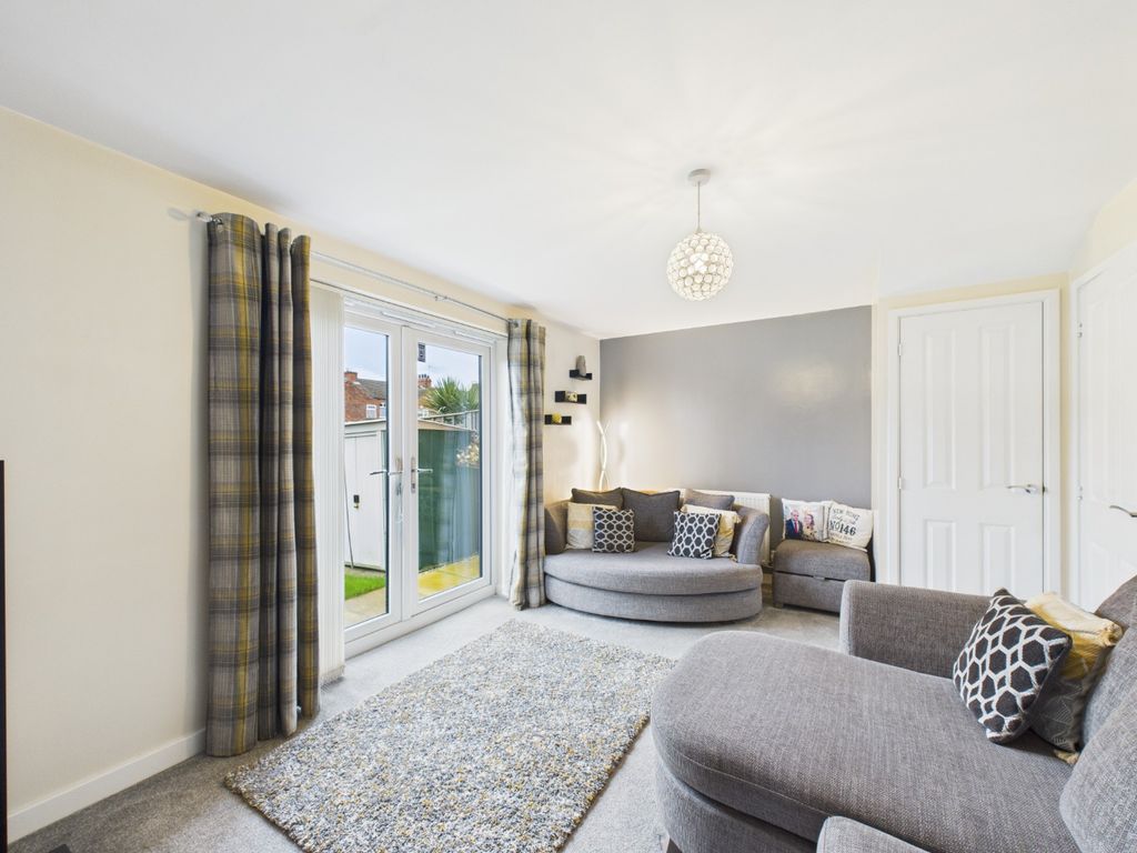 Property photo 3 of 11 4602336