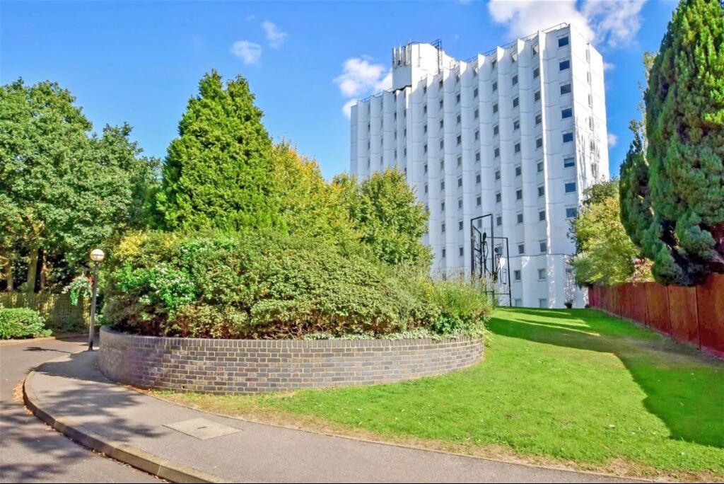 Property photo 2 of 12