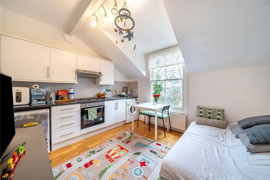 Property photo 3 of 10 Picture No. 04