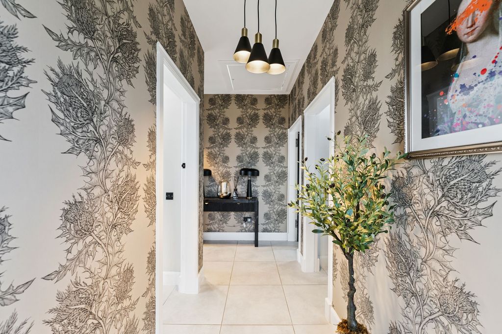 Property photo 3 of 40