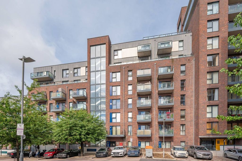 Property photo 2 of 6