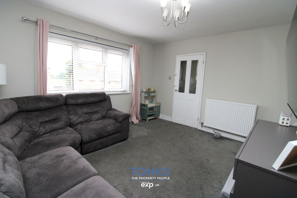 Property photo 3 of 17