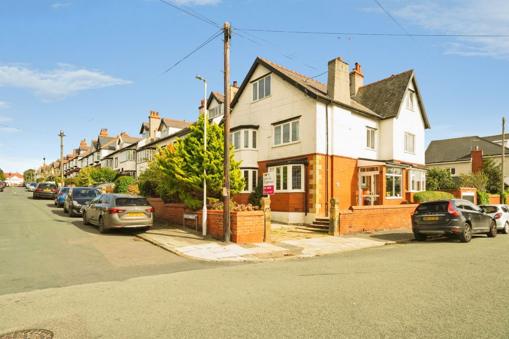 Property photo 1 of 26
