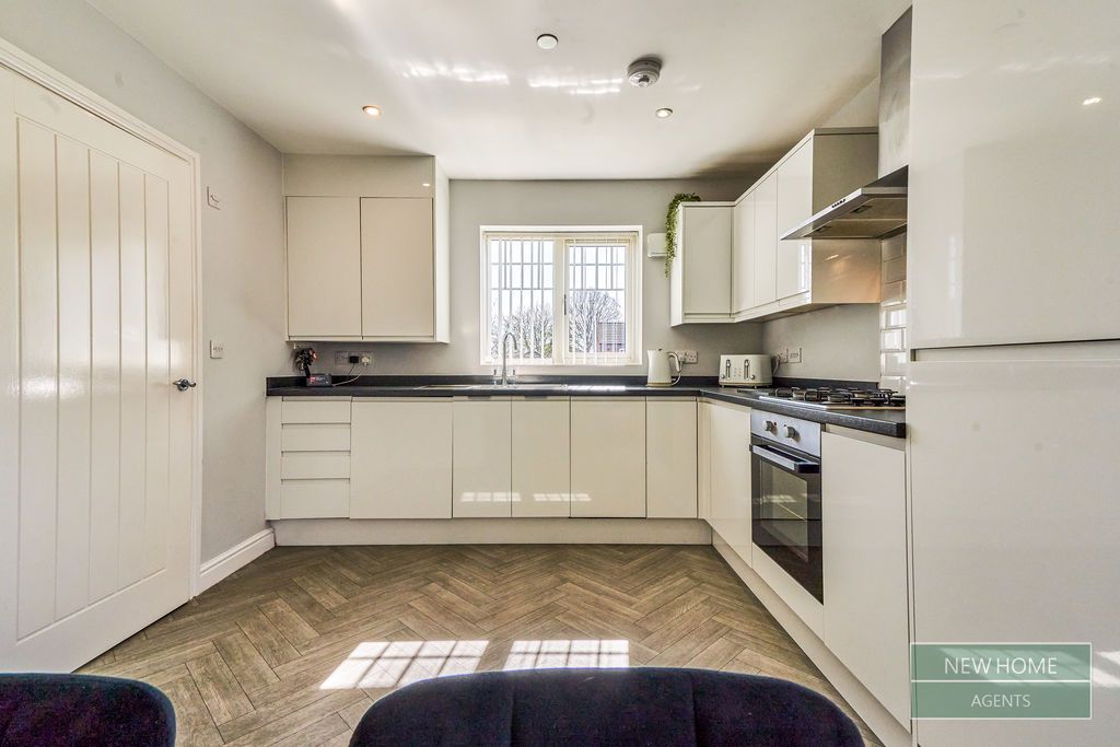 Property photo 3 of 21 Photo 7