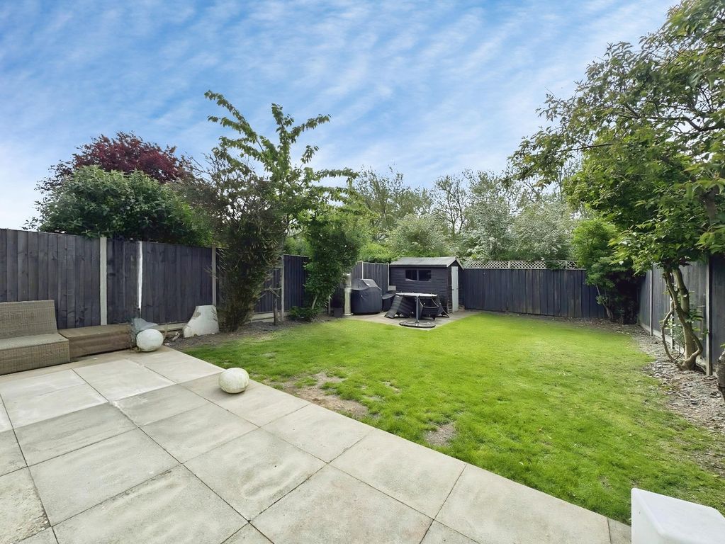 Property photo 2 of 19 Garden