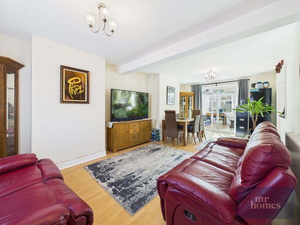 Property photo 3 of 32