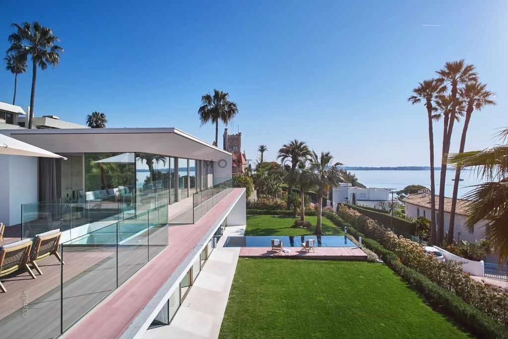 Property photo 1 of 16 Sale Contemporary Villa 6 Bedrooms Sea View Cannes Californie