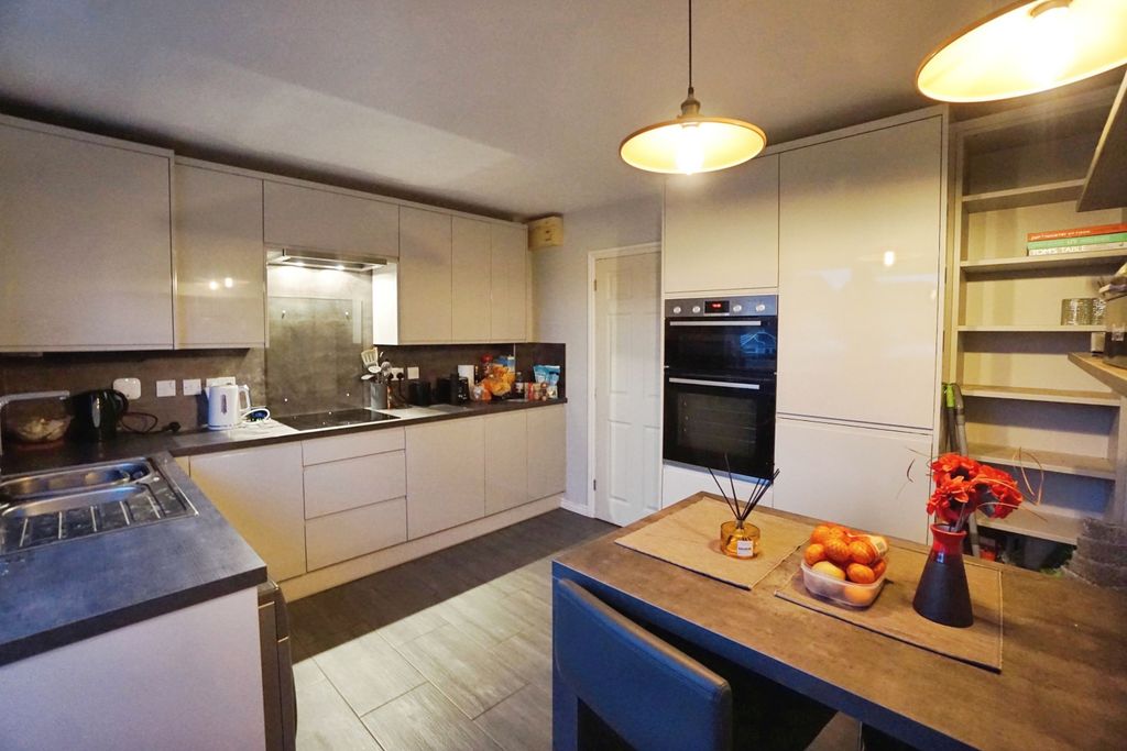 Property photo 2 of 13 Kitchen Diner