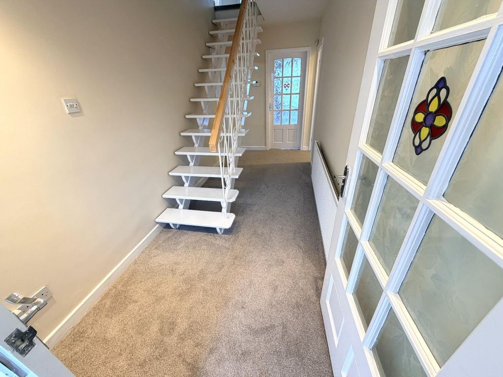 Property photo 3 of 39 Hall