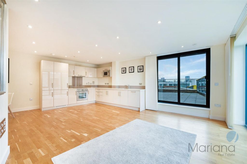 Property photo 3 of 16 Reception Room