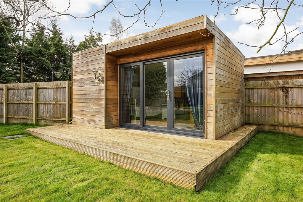Property photo 3 of 21 Img (5).Jpg