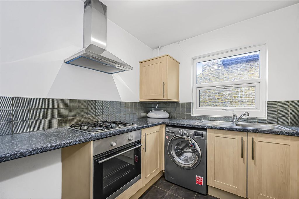 Property photo 3 of 16 47D Epping New Road-1.Jpg