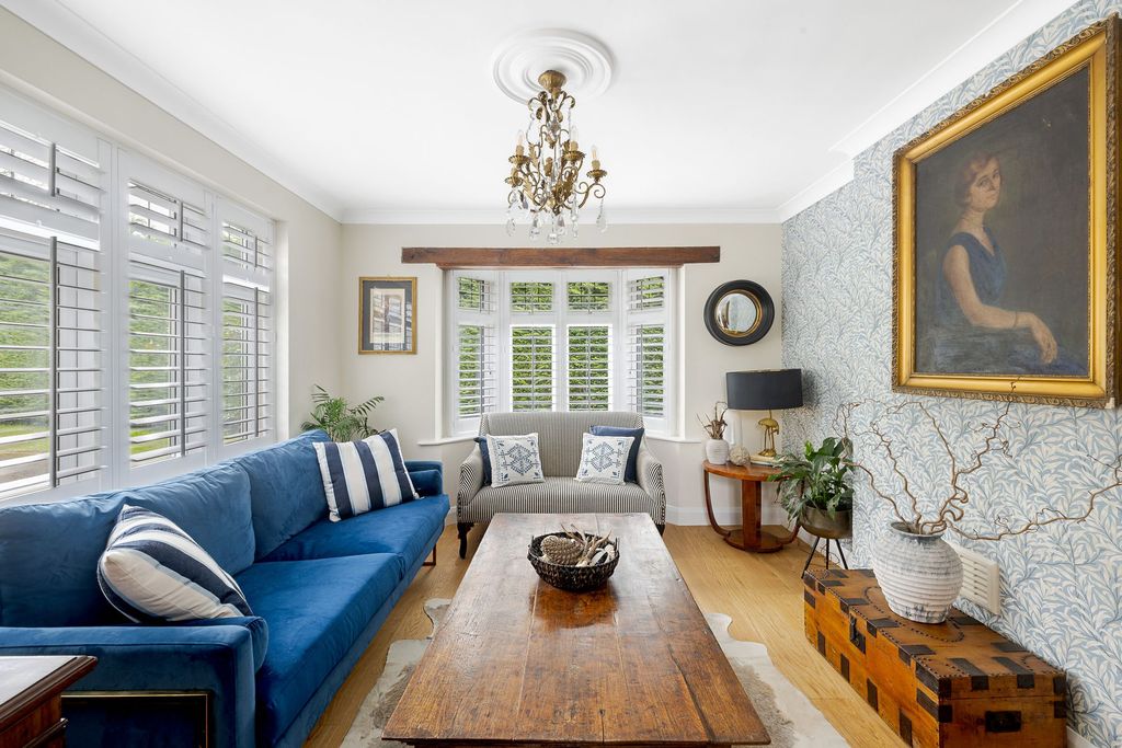 Property photo 3 of 17