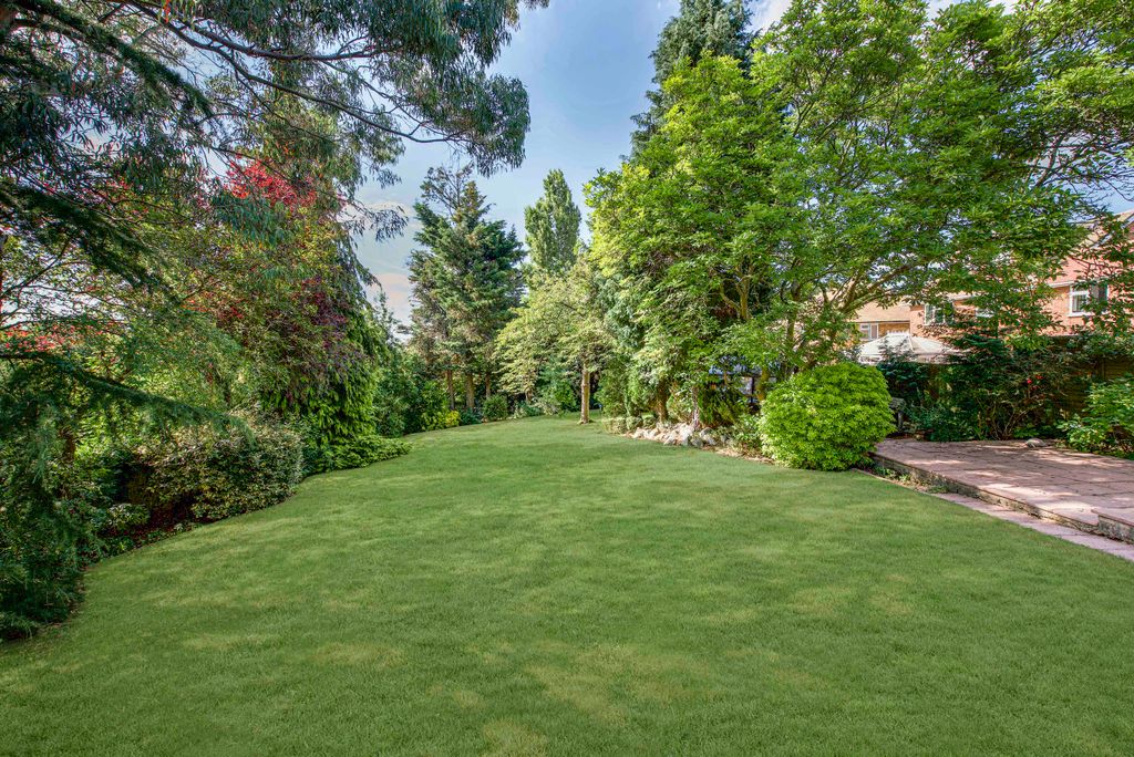 Property photo 2 of 18