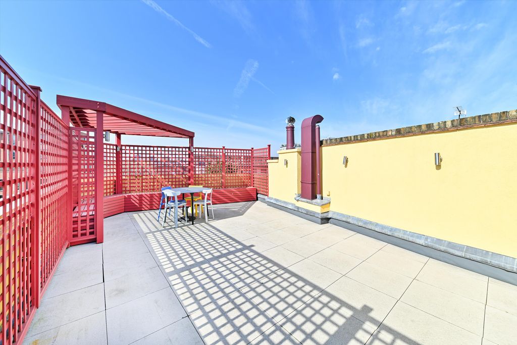 Property photo 3 of 17 Image