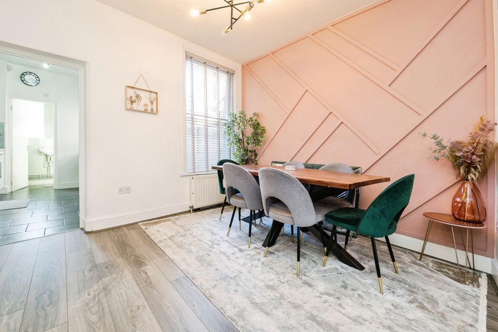 Property photo 2 of 21 Pbox-Img.Jpg