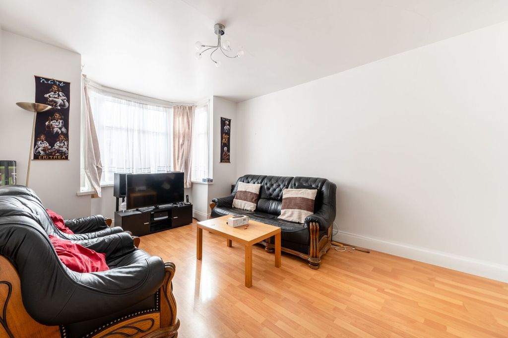 Property photo 2 of 9