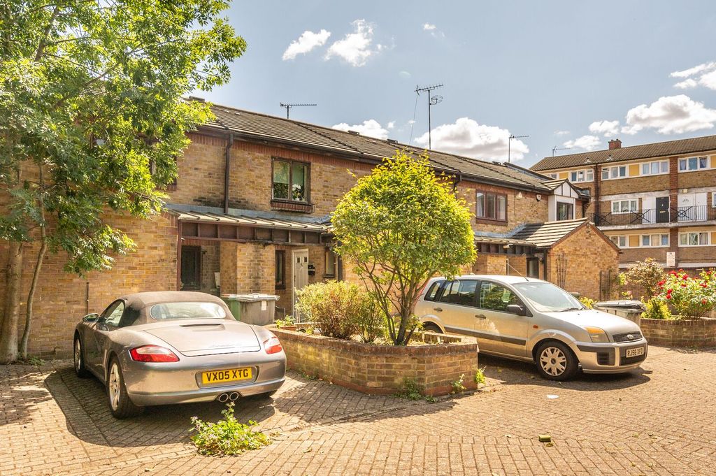 Property photo 2 of 10