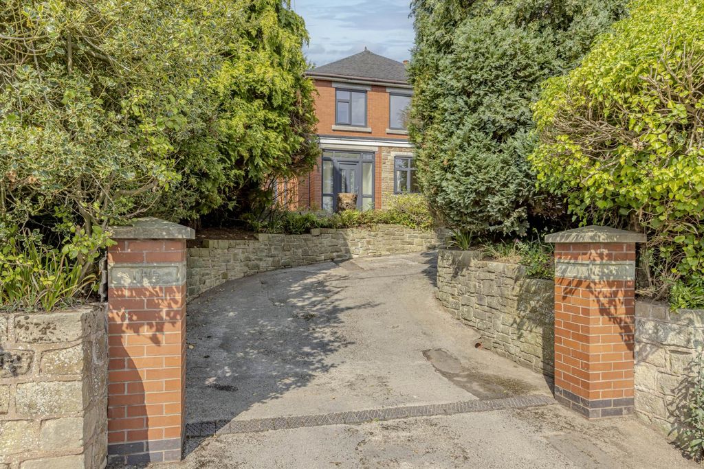 Property photo 1 of 40
