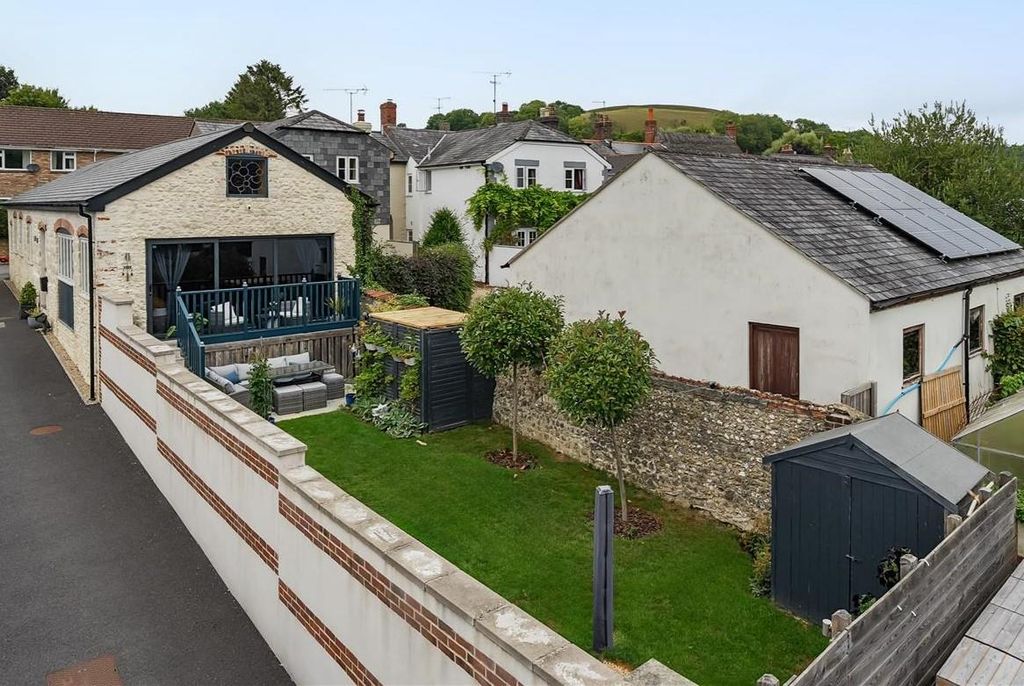 Property photo 1 of 18 Saddle House