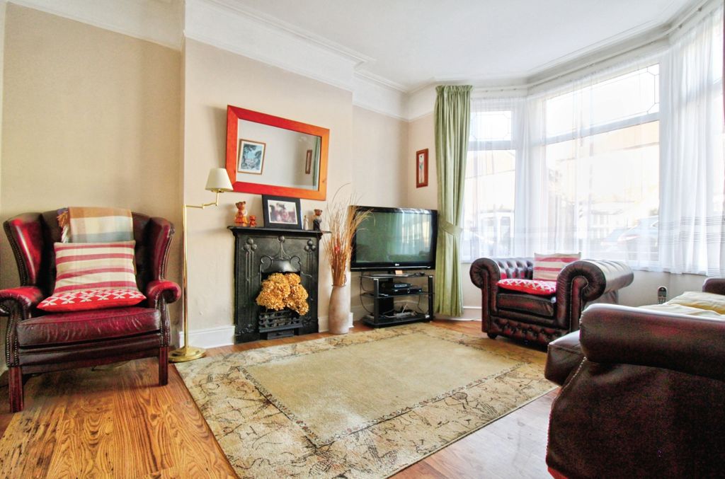 Property photo 2 of 20 6