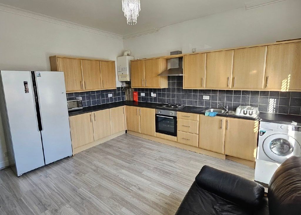 Property photo 3 of 8 Picture No. 27