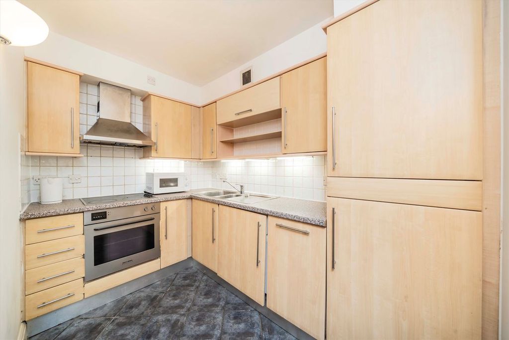 Property photo 3 of 4