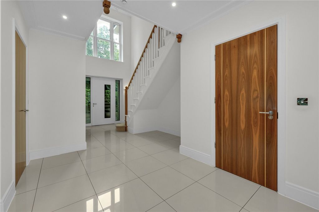 Property photo 2 of 17 Picture No. 11