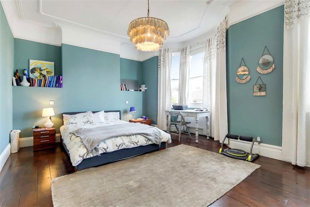 Property photo 3 of 9