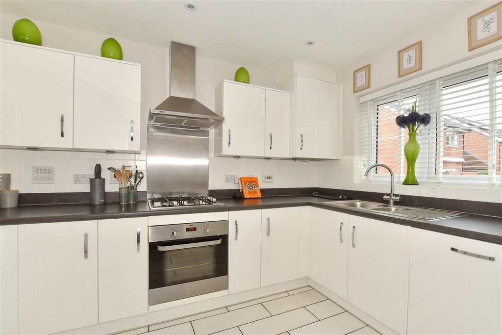 Property photo 2 of 16 Kitchen