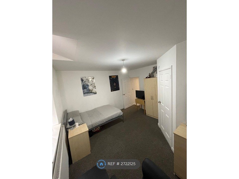 Property photo 1 of 9 Bedroom 1