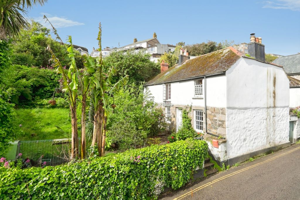 Property photo 1 of 20 Vine Cottage
