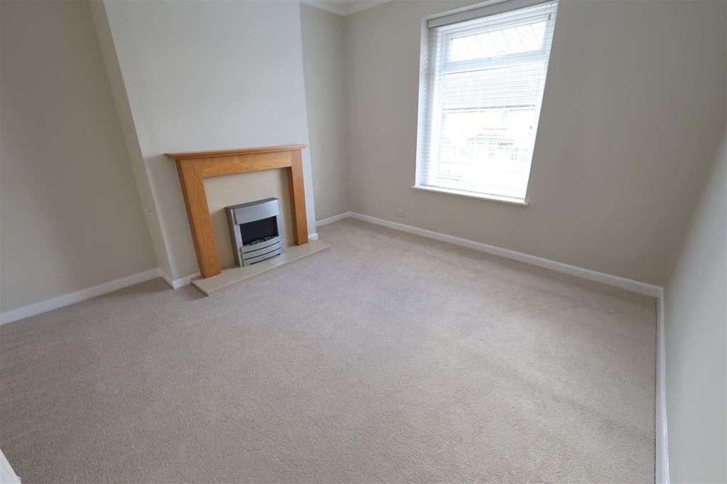 Property photo 3 of 21 Srii.Jpg