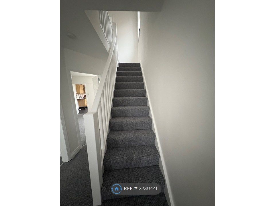 Property photo 3 of 33