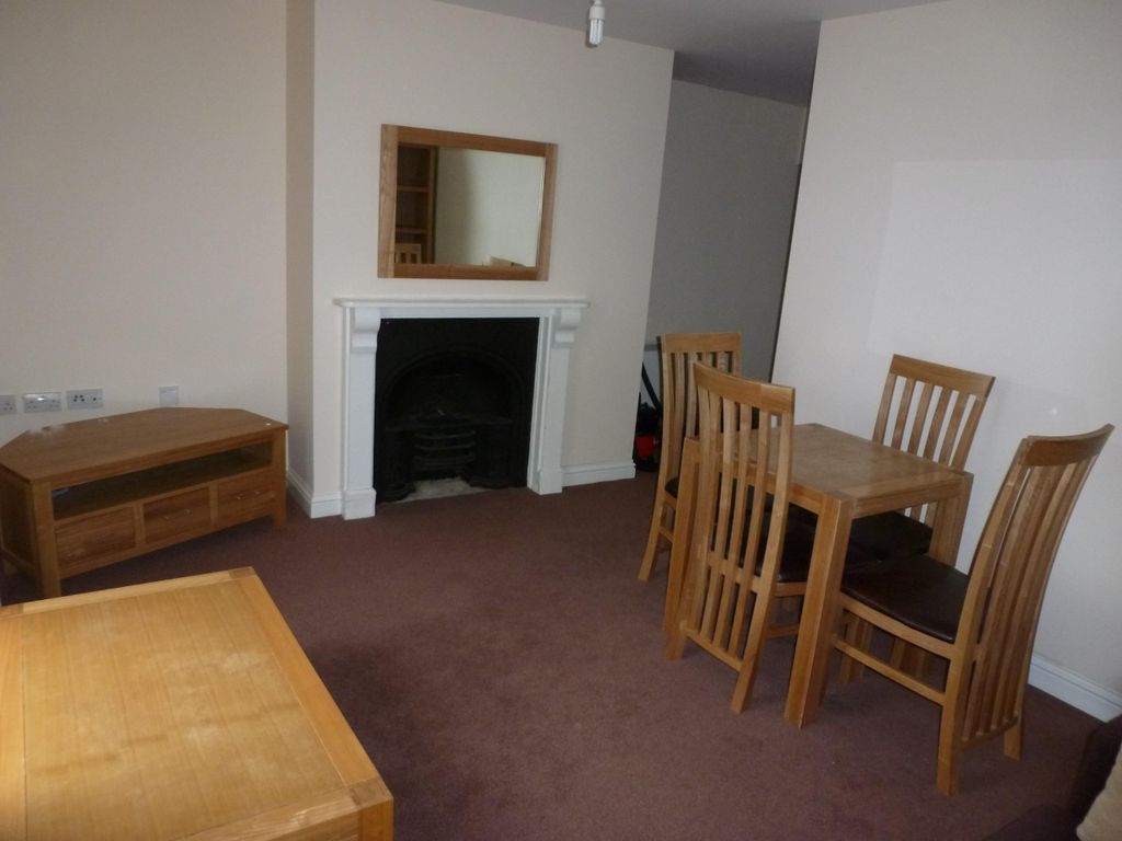 Property photo 2 of 6 Living Room