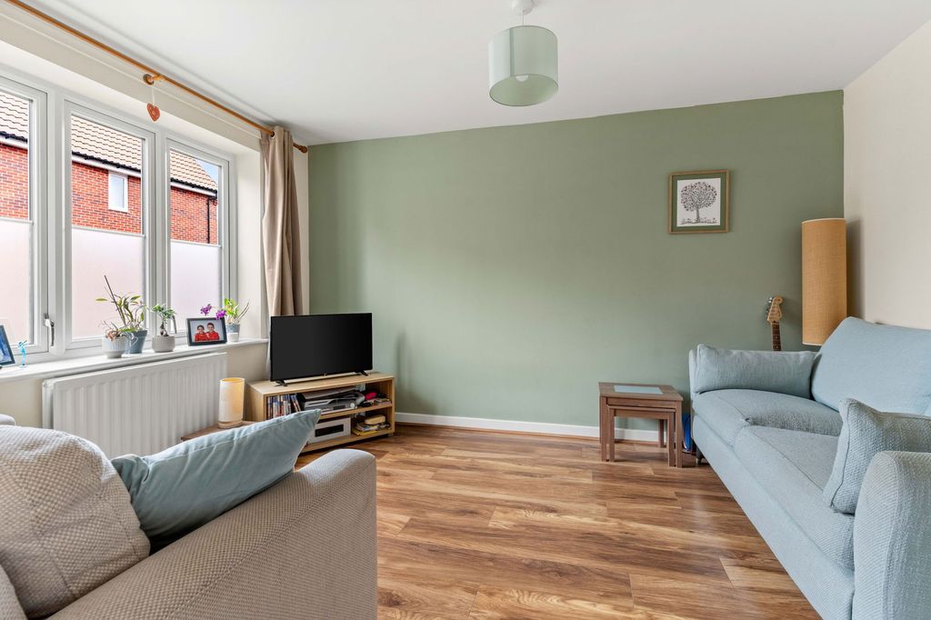 Property photo 2 of 17