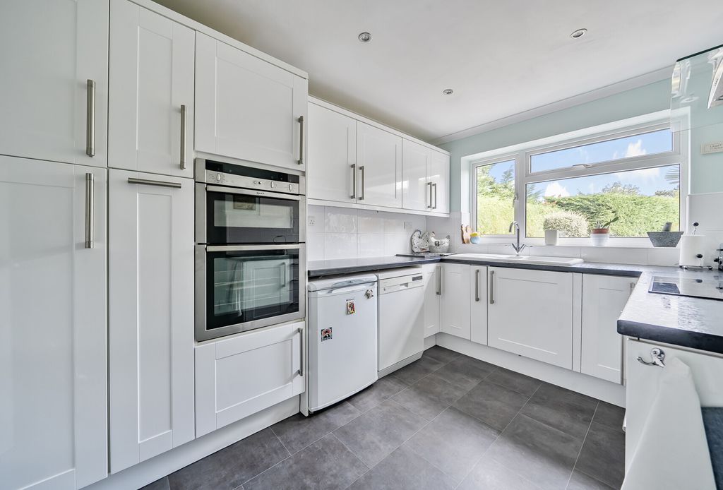 Property photo 3 of 19 1328486-13-68822d...