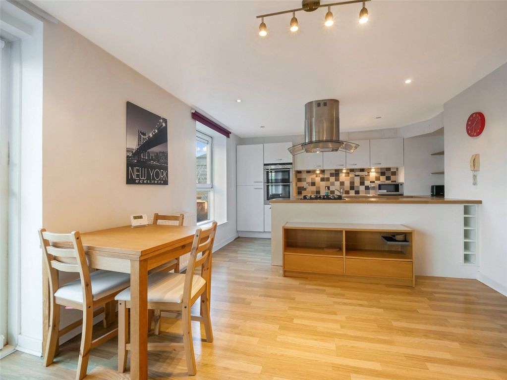 Property photo 3 of 23 Picture No. 13