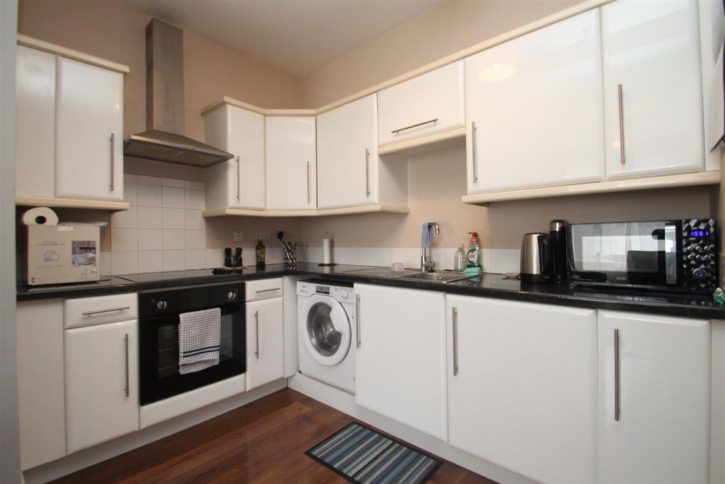 Property photo 2 of 9